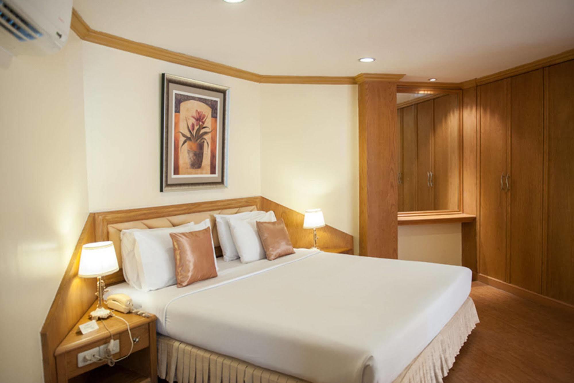 Lido Beach Hotel Патая Екстериор снимка