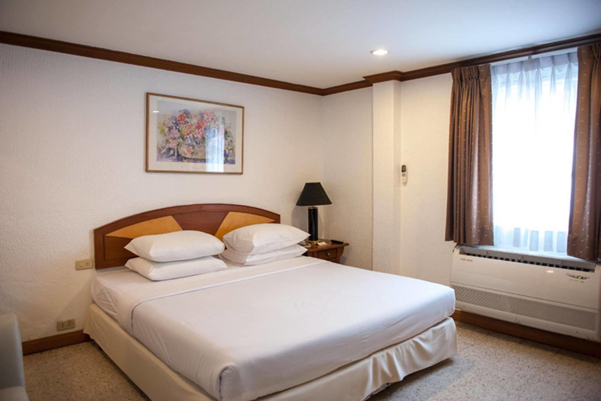 Lido Beach Hotel Патая Екстериор снимка