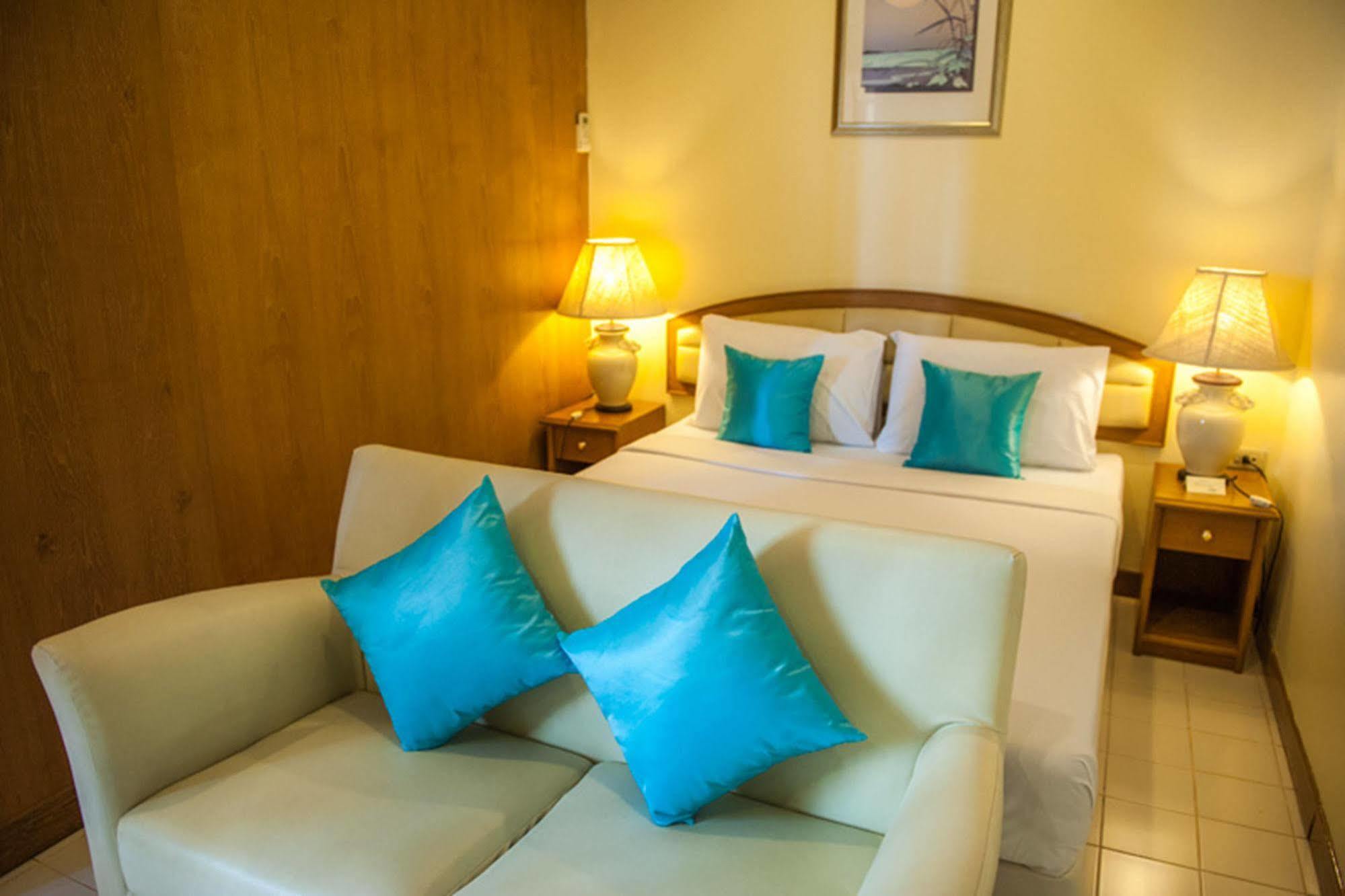 Lido Beach Hotel Патая Екстериор снимка