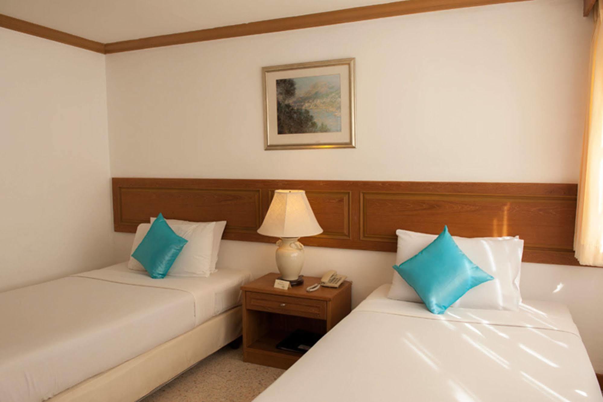 Lido Beach Hotel Патая Екстериор снимка