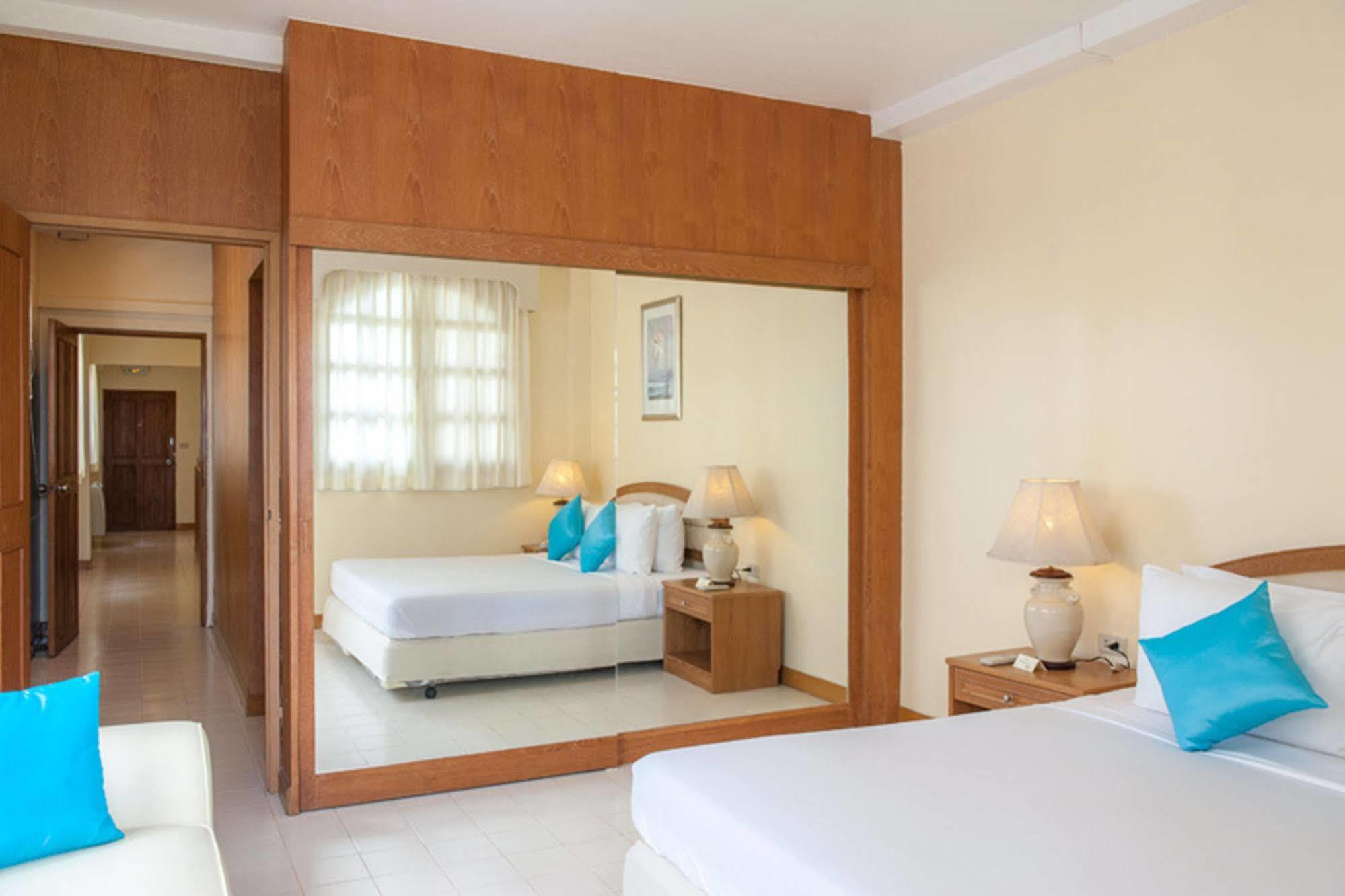 Lido Beach Hotel Патая Екстериор снимка